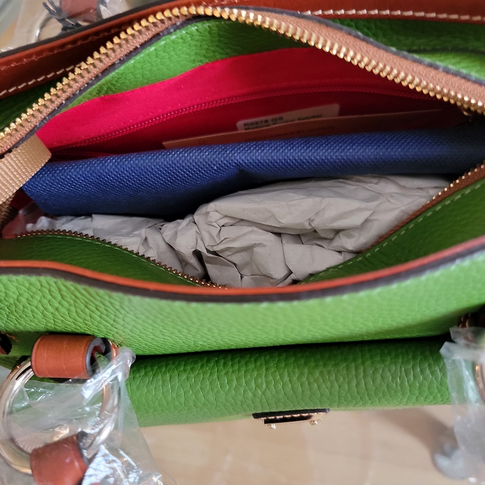 Dooney & Bourke NWT Medium Pocket Satchel w/ Wallet - Picture 15 of 16